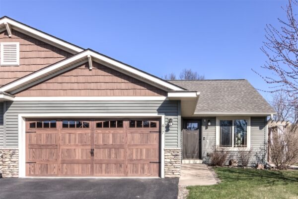 Residentialhouse for sale picture with an address of  617 Blue Karner Drive in Altoona and a list price of 320000