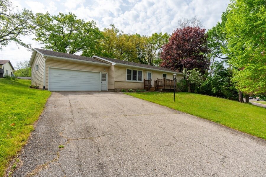649 Oakwood Drive