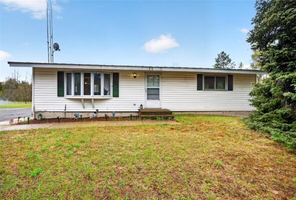 6525 State Road 77, Danbury WI — $245,000