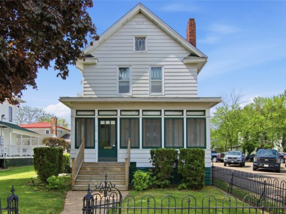 712 N Bridge Street, Chippewa Falls WI — $289,000