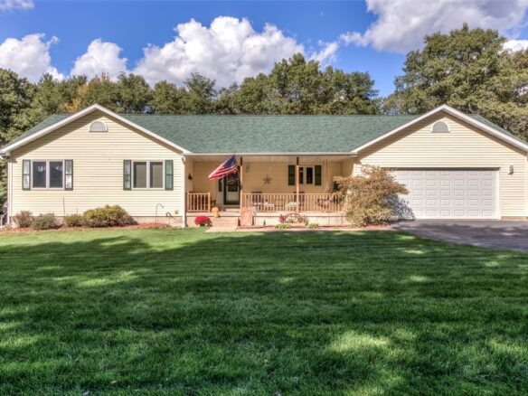 7180 Nine Mile Creek Road, Eau Claire, WI