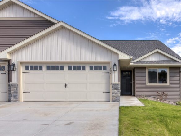 767 Sequoia Drive, Altoona, WI