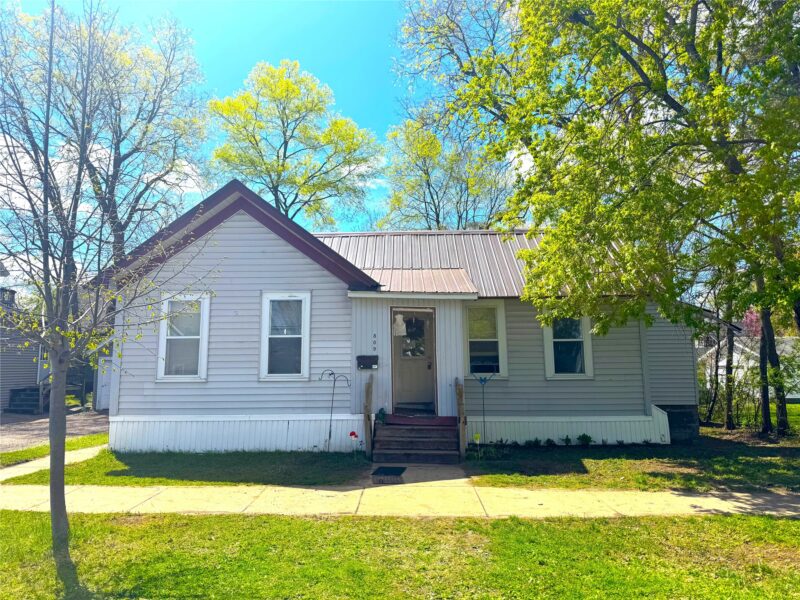 809 Niagara Street