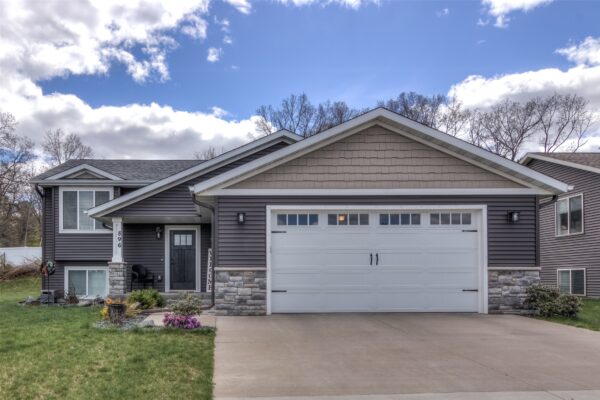 896 Glacier Drive Altoona WI 54720