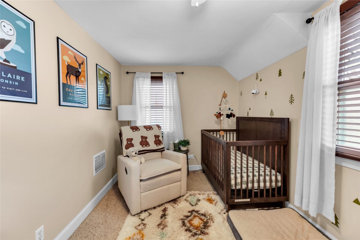 905 Margaret Street, Eau Claire, WI — photo 12