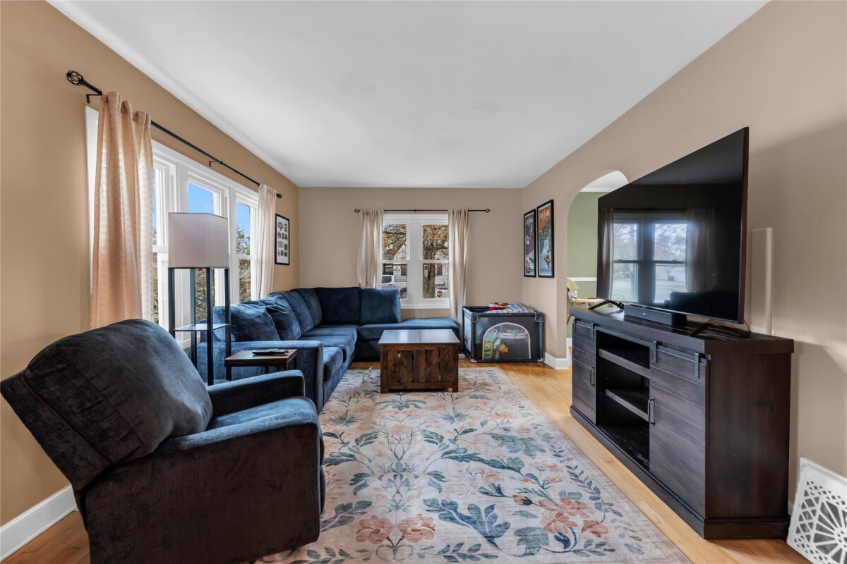 905 Margaret Street, Eau Claire, WI — photo 4