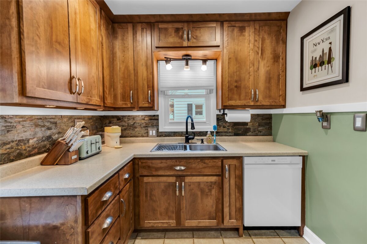 905 Margaret Street, Eau Claire, WI — photo 8