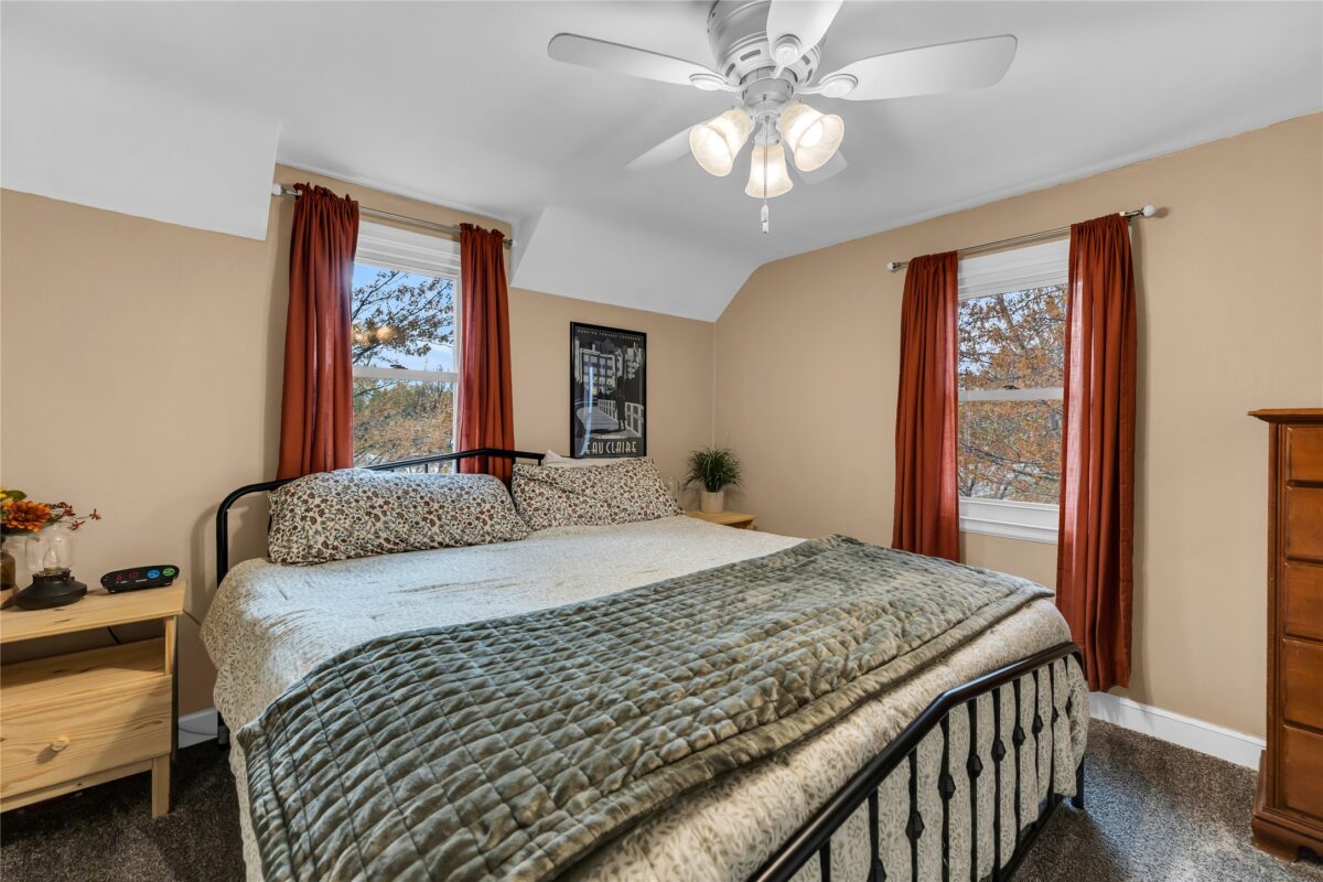 905 Margaret Street, Eau Claire, WI — photo 10