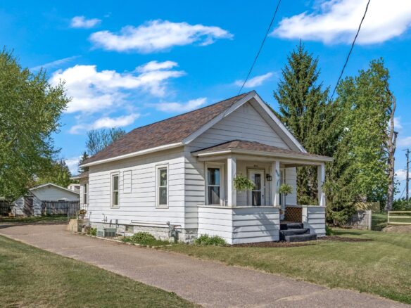 906 Cameron Street, Eau Claire WI — $180,000