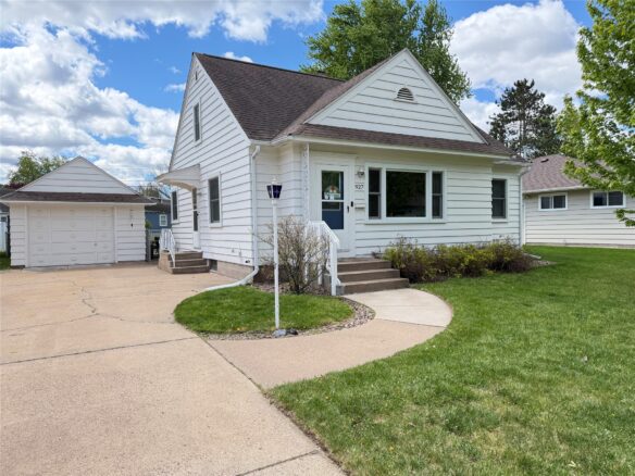 927 Gilbert Street, Eau Claire WI — $259,900
