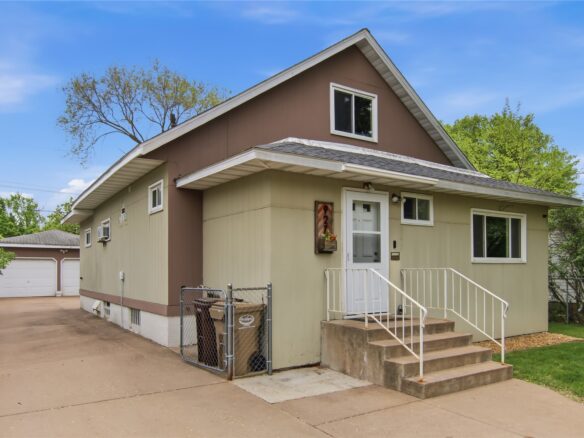 927 Sheridan Road, Eau Claire WI — $225,000