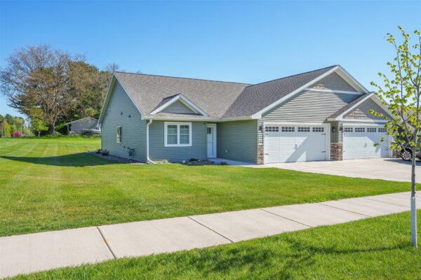 938 Jeffers Ridge Eau Claire WI 54703