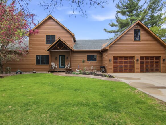 E8200 260th Avenue, Elk Mound WI — $824,900