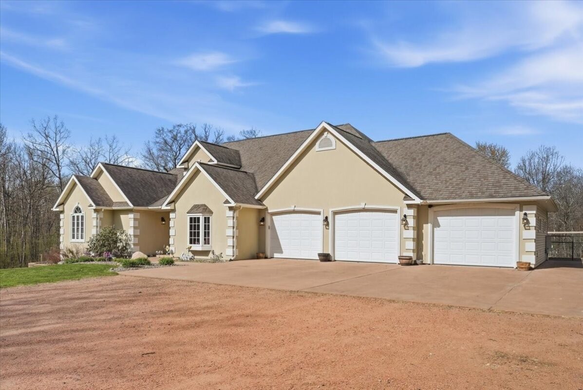 N1520 Hollow Road, Stanley WI 54768 - Residential house for sale - MLS #1600765 - image2