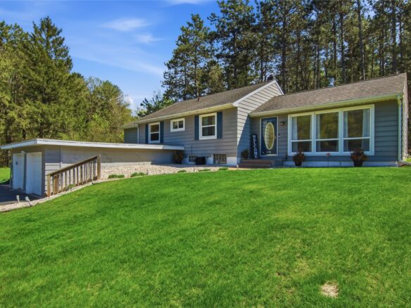S5101 County Road B, Eau Claire WI 54701 - Residential house for sale - MLS #1599804 - image1