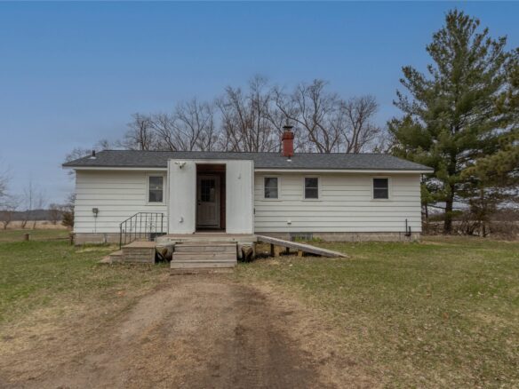 W7385 State Road 85, Eau Claire WI — $259,900