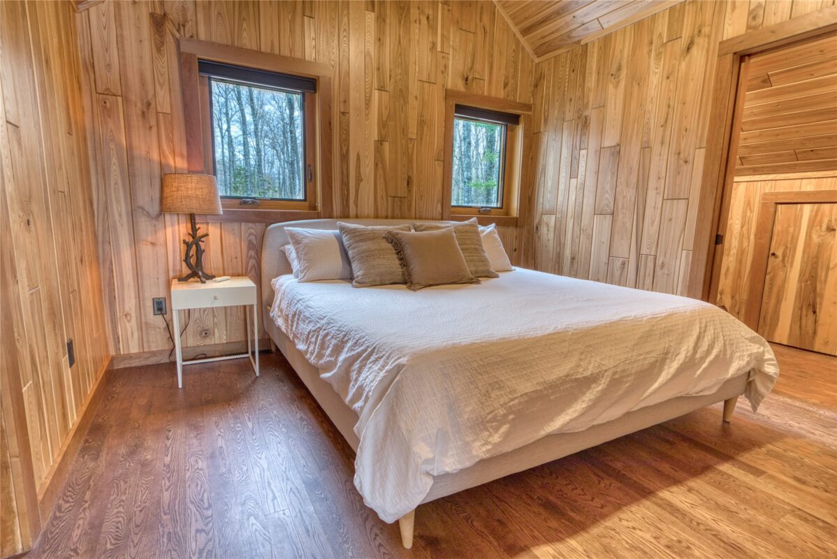 14443W & 14447W Court Oreilles Lake Drive, Hayward, WI