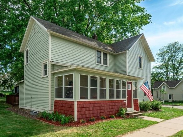 1102 14th Avenue, Menomonie WI 54751 - Residential house for sale - MLS #1601850 - image1