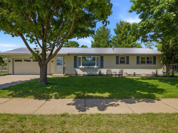 1122 Piedmont Road, Eau Claire WI 54703 - Residential house for sale - MLS #1601398 - image1