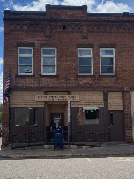 119-121 E Bennett Avenue