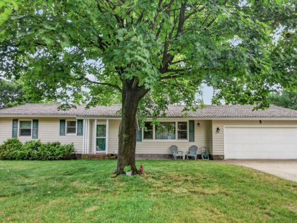 1204 River Heights Road, Menomonie WI 54751 - Residential house for sale - MLS #1602275 - image1