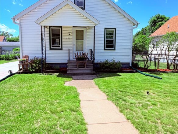 1220 Barron Street, Eau Claire WI 54703 - Residential house for sale - MLS #1602229 - image1