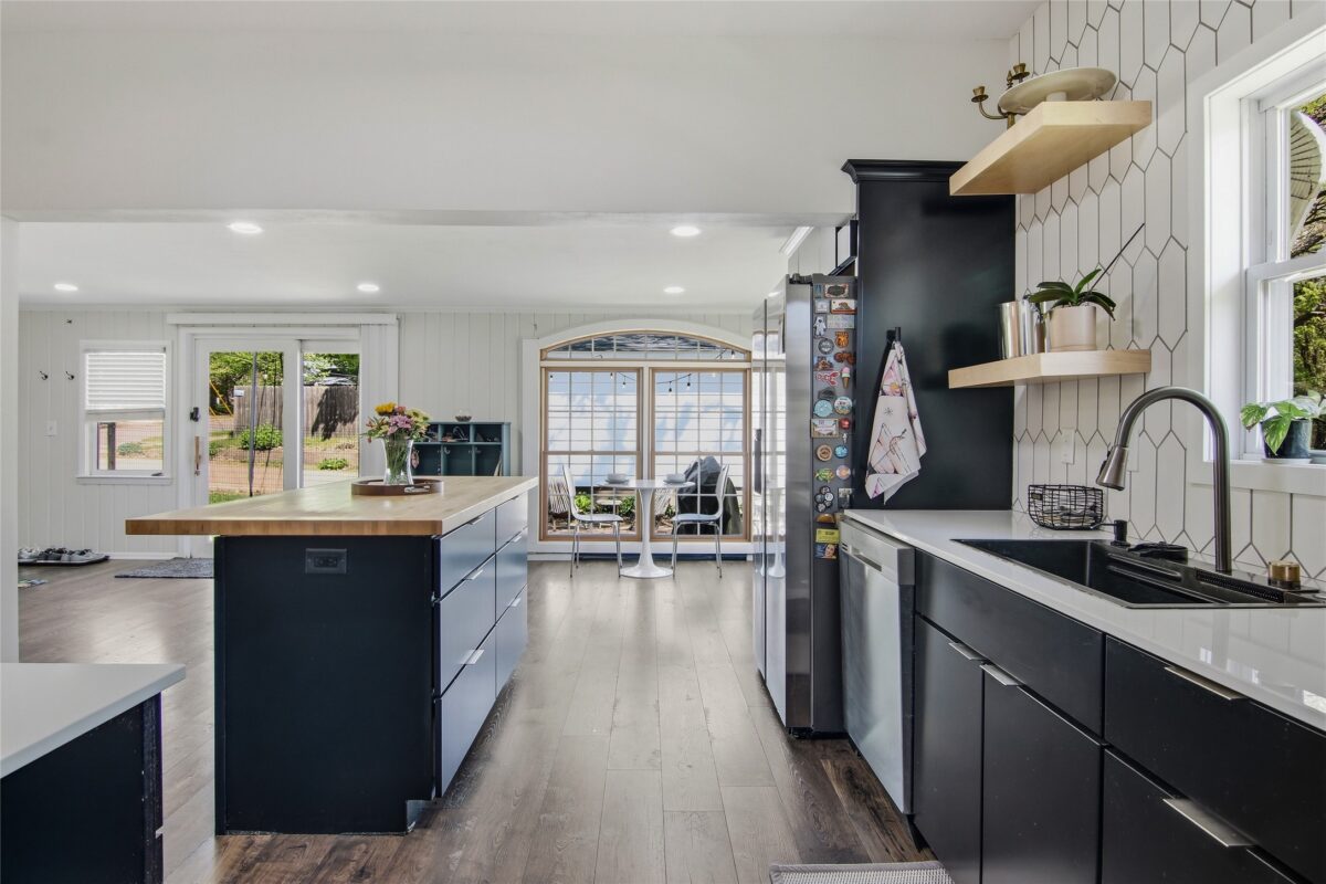 1502 Hogeboom Avenue, Eau Claire WI 54701 - Residential house for sale - MLS #1601113 - image2
