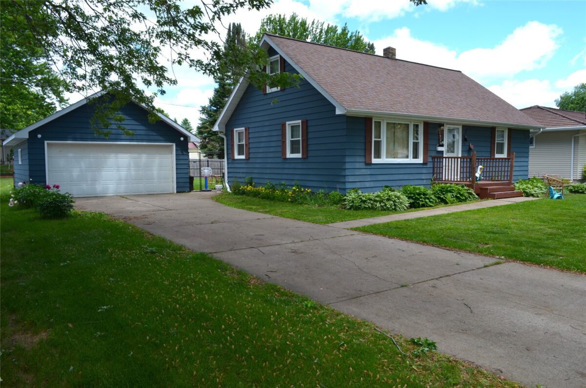 1515 6th Avenue, Bloomer WI 54724 - Residential house for sale - MLS #1602120 - image3