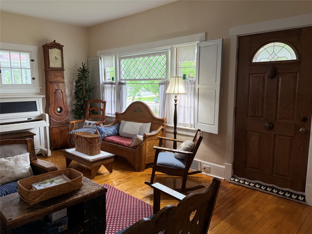 1524 Highland Avenue, Eau Claire WI 54701 - Residential house for sale - MLS #1602633 - image2