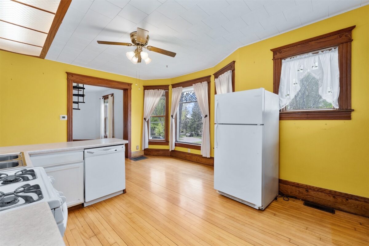 1558 Madison Street, Eau Claire WI 54703 - Residential house for sale - MLS #1600078 - image7