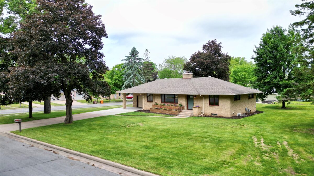 1602 South Street, Eau Claire WI 54701 - Residential house for sale - MLS #1602196 - image2