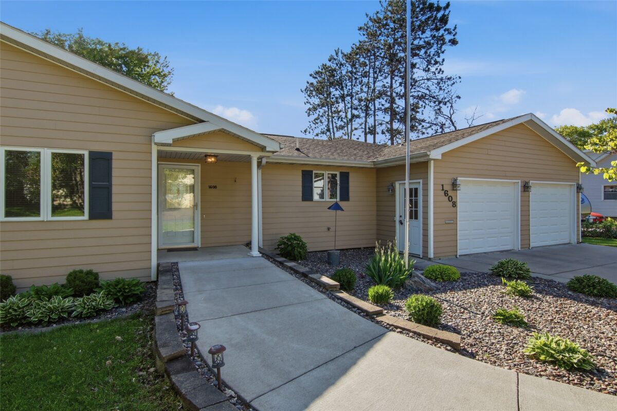1608 Mathews Street, Menomonie WI 54751 - Residential house for sale - MLS #1601304 - image2
