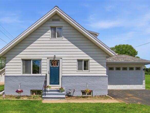 1615 2nd Avenue, Menomonie WI 54751 - Residential house for sale - MLS #1601242 - image1