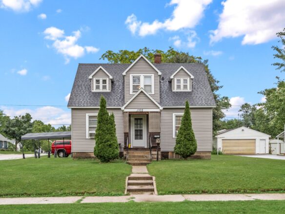 1702 Altoona Avenue, Eau Claire WI 54701 - Residential house for sale - MLS #1602177 - image1