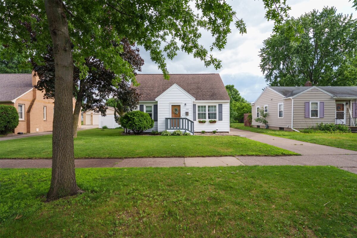 1703 Lyndale Avenue, Eau Claire WI 54701 - Residential house for sale - MLS #1602368 - image2