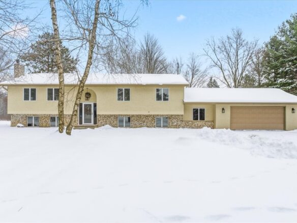 1735 Highway 63, New Richmond WI 54017 - Residential house for sale - MLS #1597621 - image1