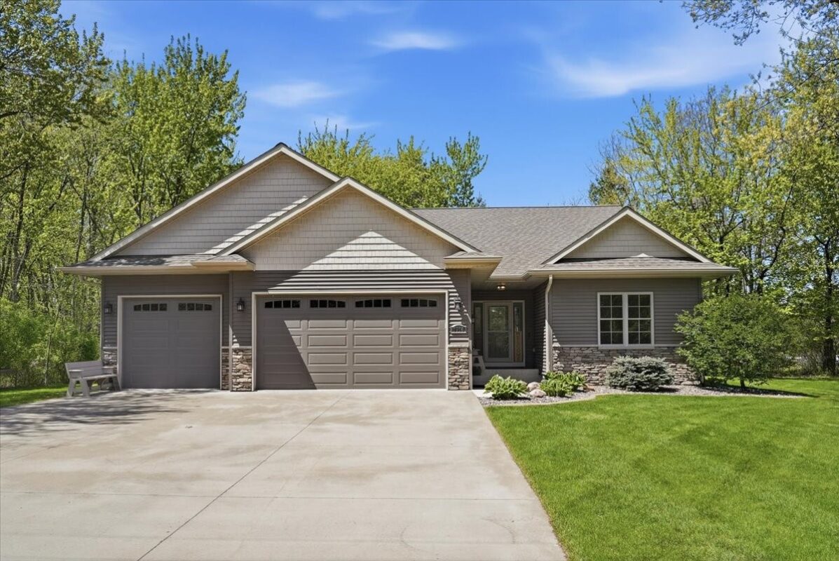 1904 Deblene Lane, Eau Claire WI 54703 - Residential house for sale - MLS #1601049 - image2