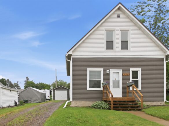 213 Garfield Street, Stanley WI 54768 - Residential house for sale - MLS #1602141 - image1