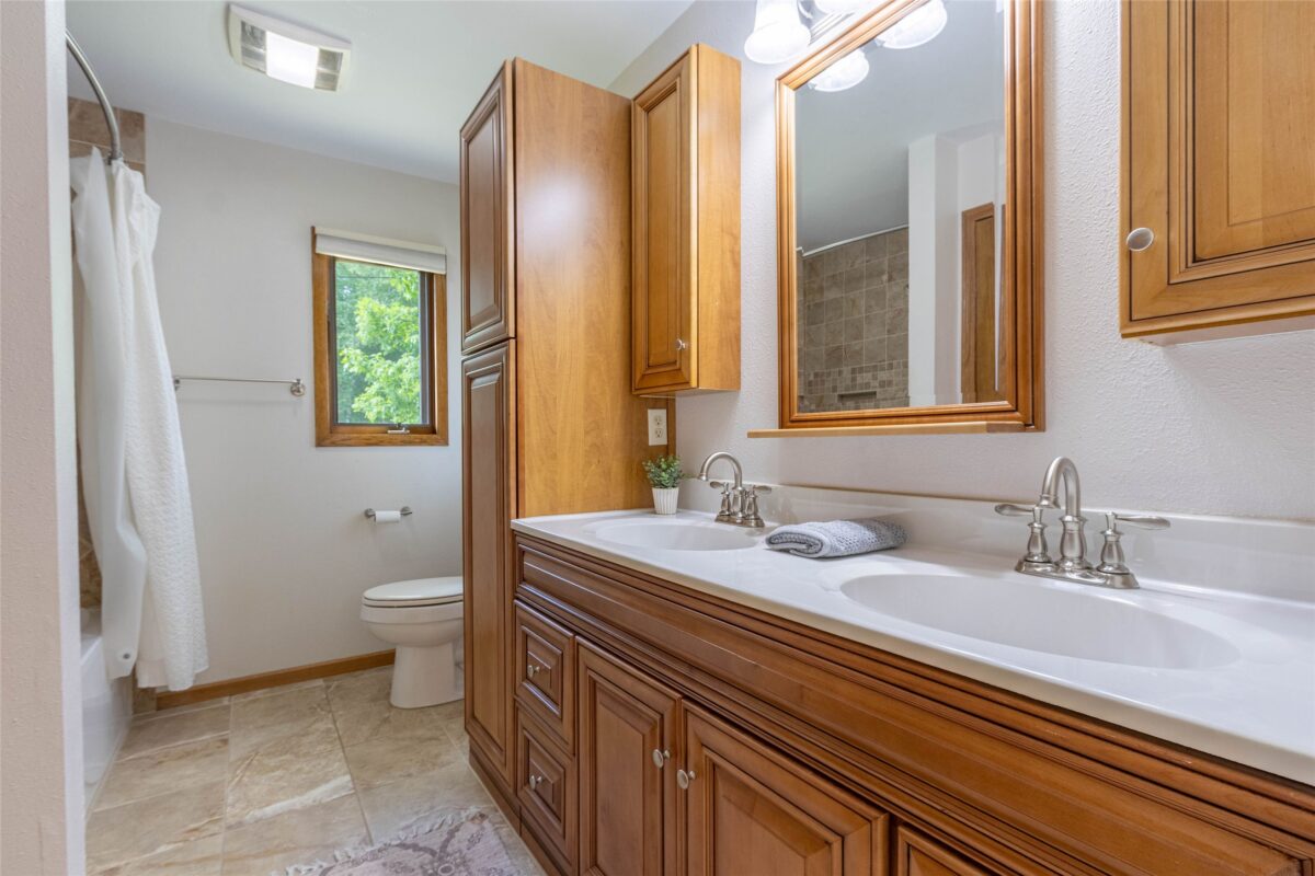 2204 Hillside Drive, Eau Claire WI 54703 - Residential house for sale - MLS #1601741 - image15