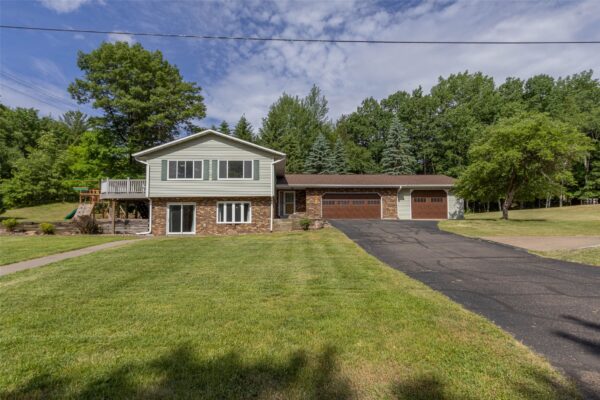 2204 Hillside Drive Eau Claire WI 54703