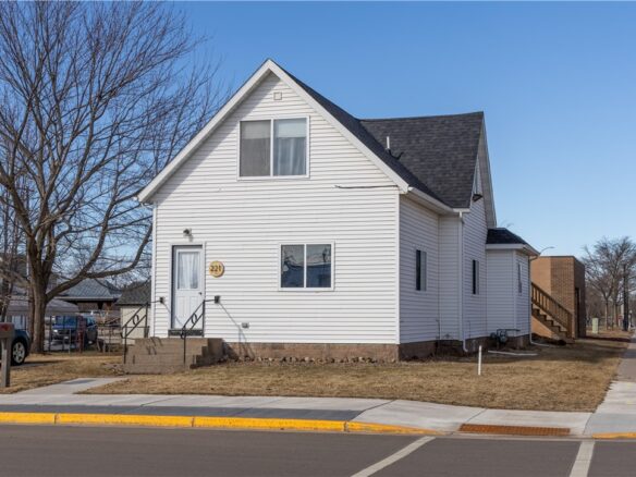 221 Miner Avenue, Ladysmith WI 54848 - ResidentialIncome house for sale - MLS #1599031 - image1