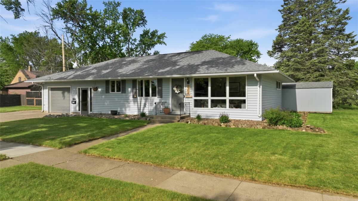 2304 Agnes Street, Eau Claire WI 54701 - Residential house for sale - MLS #1601612 - image2