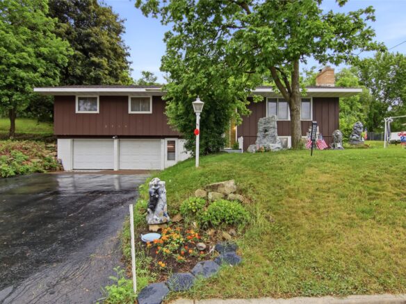 2316 5th Street, Menomonie WI 54751 - Residential house for sale - MLS #1601675 - image1