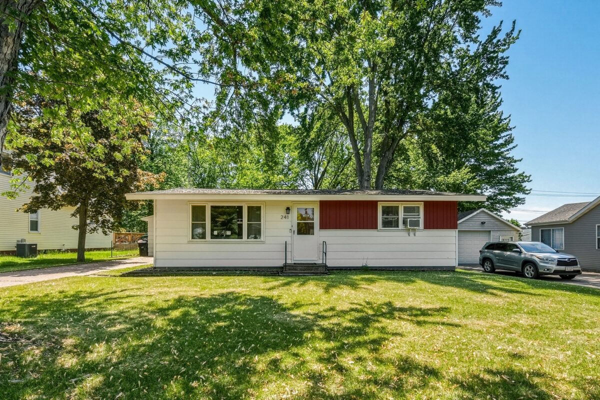 241 1st Avenue, Chippewa Falls WI 54729 - Residential house for sale - MLS #1601504 - image2