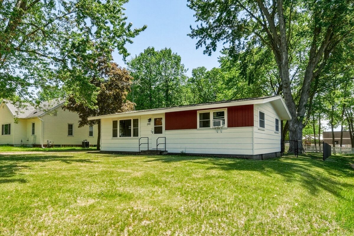 241 1st Avenue, Chippewa Falls WI 54729 - Residential house for sale - MLS #1601504 - image3