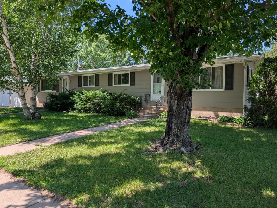 2514/2516 Skeels Avenue, Eau Claire WI 54701 - ResidentialIncome house for sale - MLS #1602313 - image2