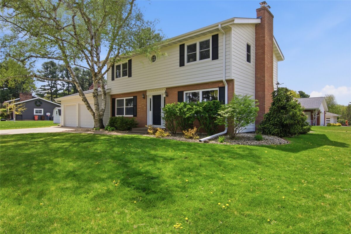 2610 Marilyn Drive, Eau Claire WI 54701 - Residential house for sale - MLS #1601105 - image2