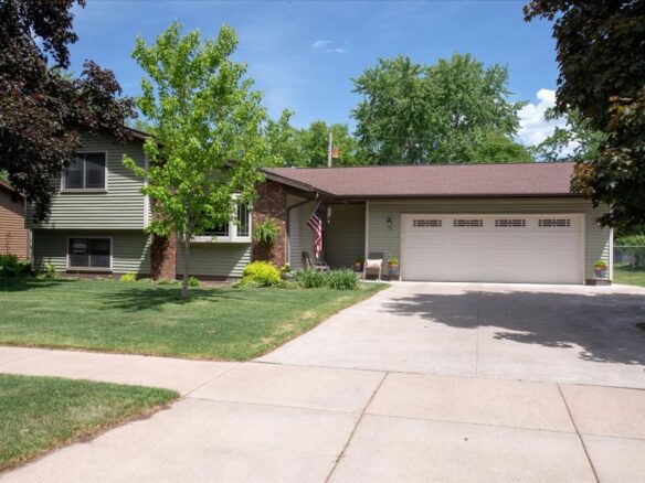 2921 Saturn Avenue, Eau Claire WI 54703 - Residential house for sale - MLS #1601414 - image1