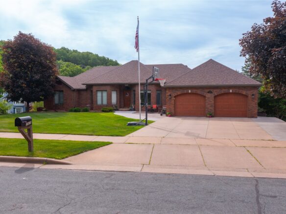2925 Princeton Avenue, Eau Claire WI 54703 - Residential house for sale - MLS #1601543 - image1