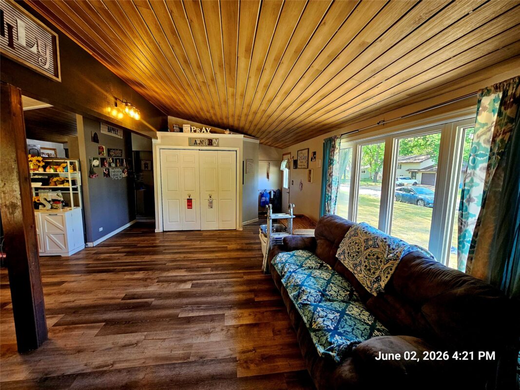 305 Wisconsin Street, Chippewa Falls WI 54729 - Residential house for sale - MLS #1601896 - image3